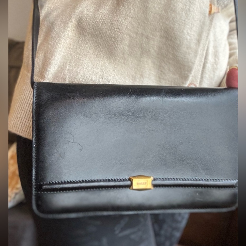 Authentic ITALIAN Bally leather magnetic Flap kiss-lock crossbody